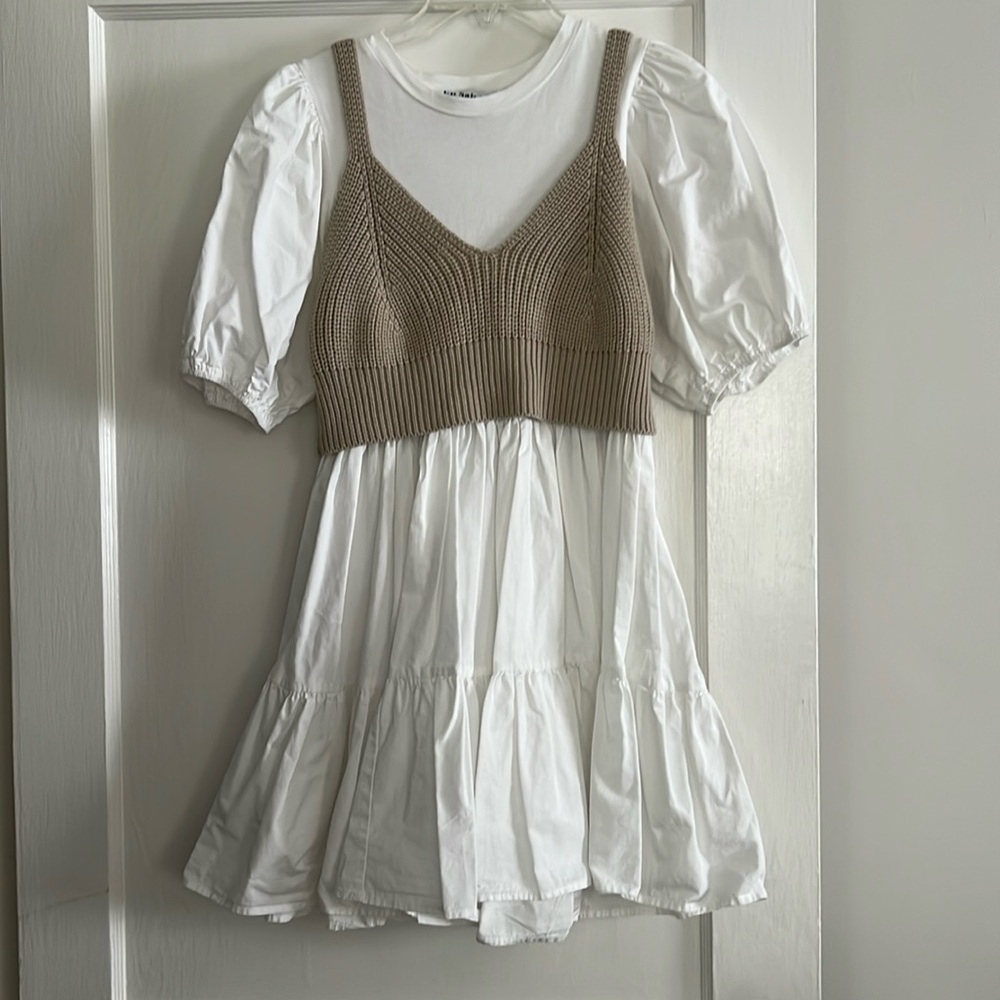 En saison sz M white dress with crochet sweater layer
